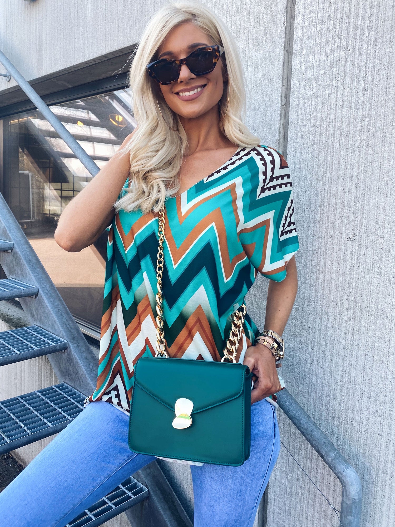 Dakota - Beigefarvet zigzag mønstret t-shirt